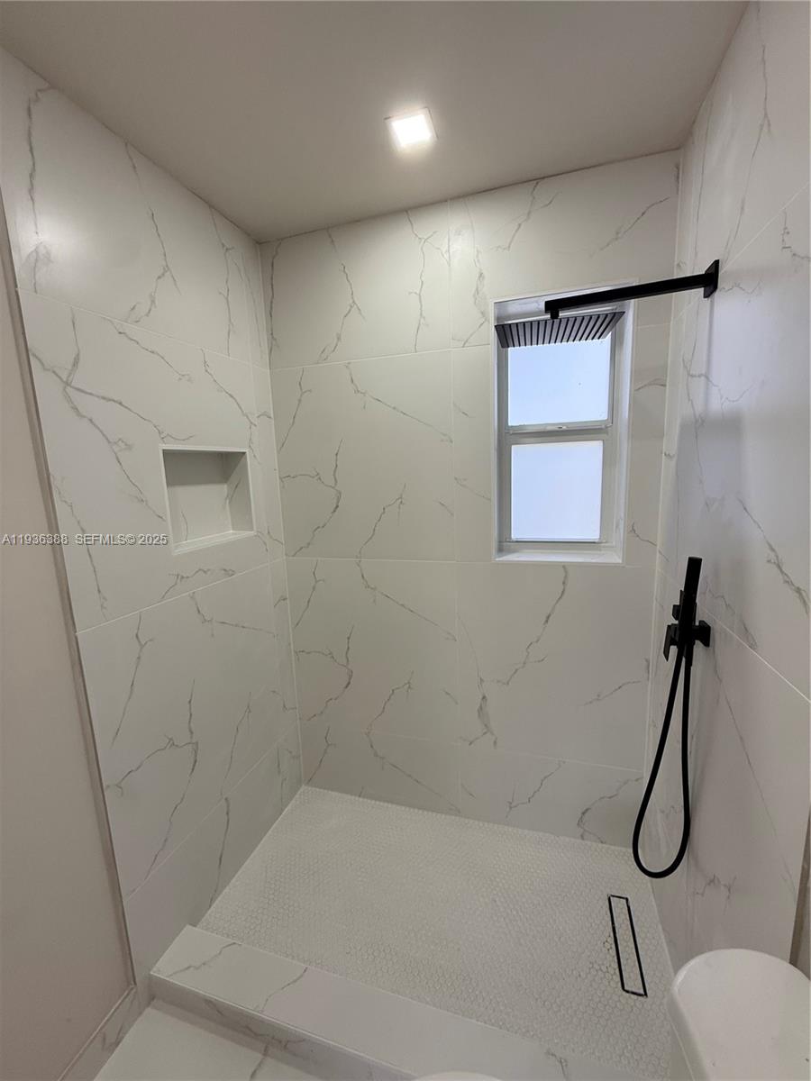 DRIFTWOOD ESTATES NO 20 - Residential