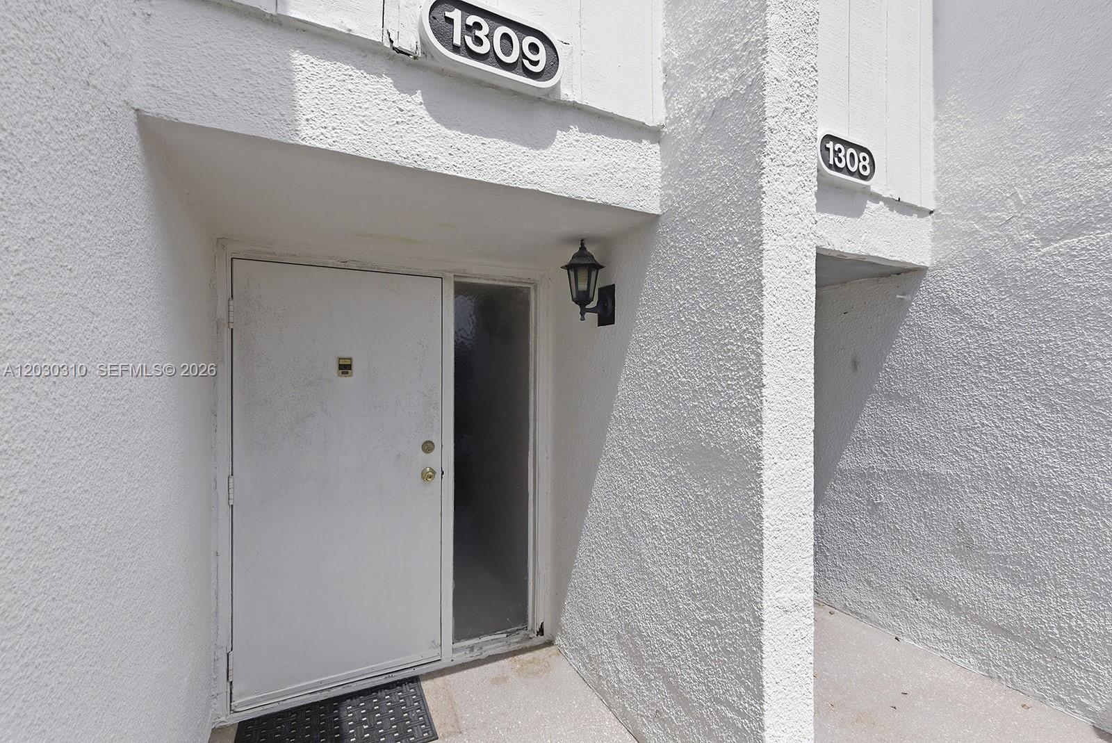 1309 Bridgewood Dr
