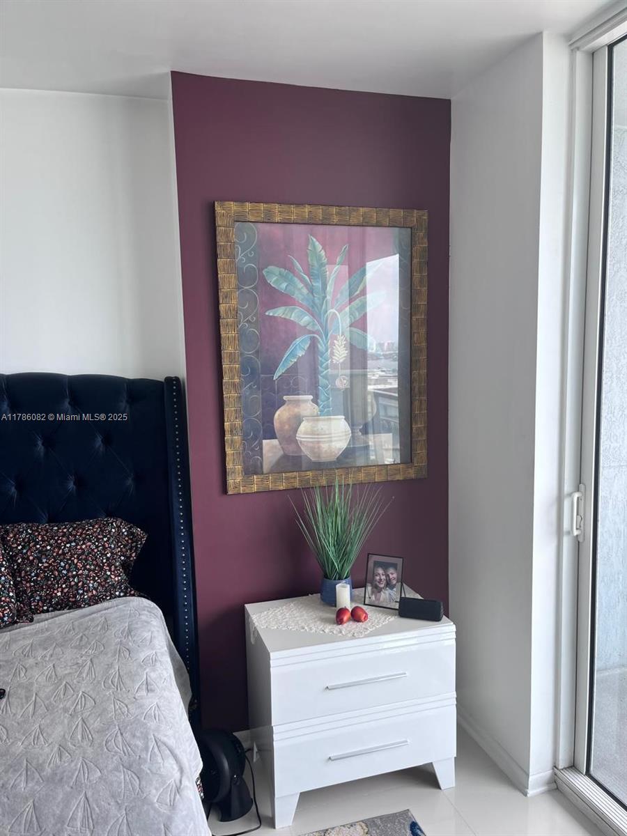 VIZCAYNE NORTH CONDO - Residential