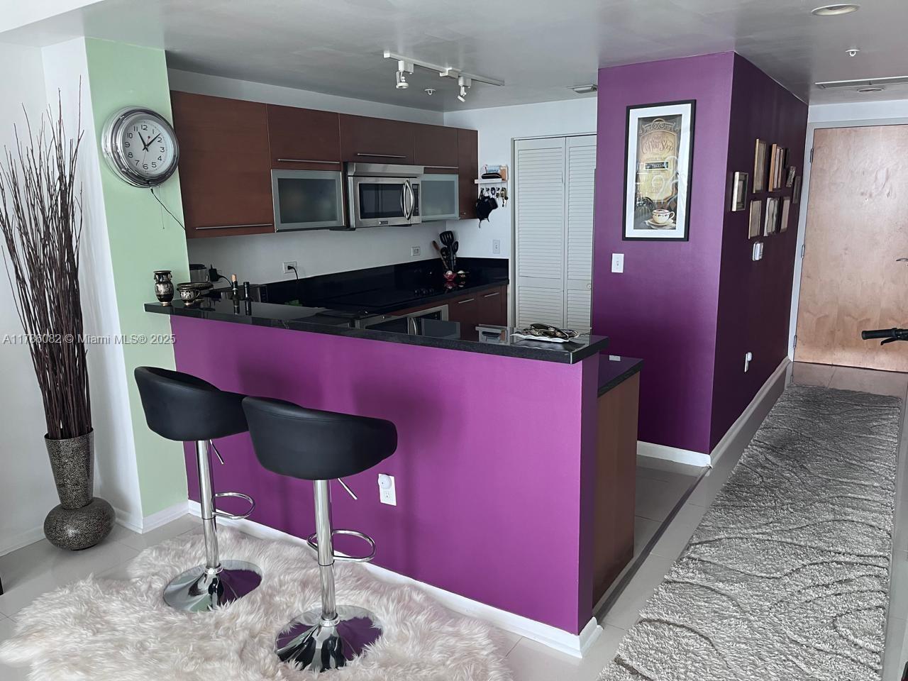 VIZCAYNE NORTH CONDO - Residential