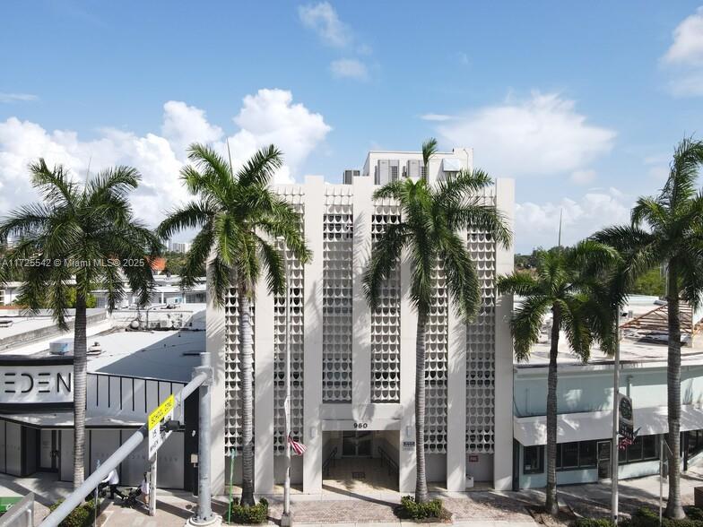 Asking $39.00 sq ft NNN - Unit 106 offers 611 sq. ft. of prime office space, perfectly suited for small businesses, startups, or professional services. Located in a prestigious Miami Beach building, this modern and well-maintained unit features sleek finishes and a versatile layout, making it an ideal environment for professionals seeking a central, easily accessible location. The office is positioned in a highly sought-after area, offering proximity to key roadways and local amenities. This space provides an excellent opportunity for businesses looking to establish a professional presence in the heart of Miami Beach.
Multiple offices available from 463-700 Sq Ft. to schedule a tour, please contact Stacie Chavin