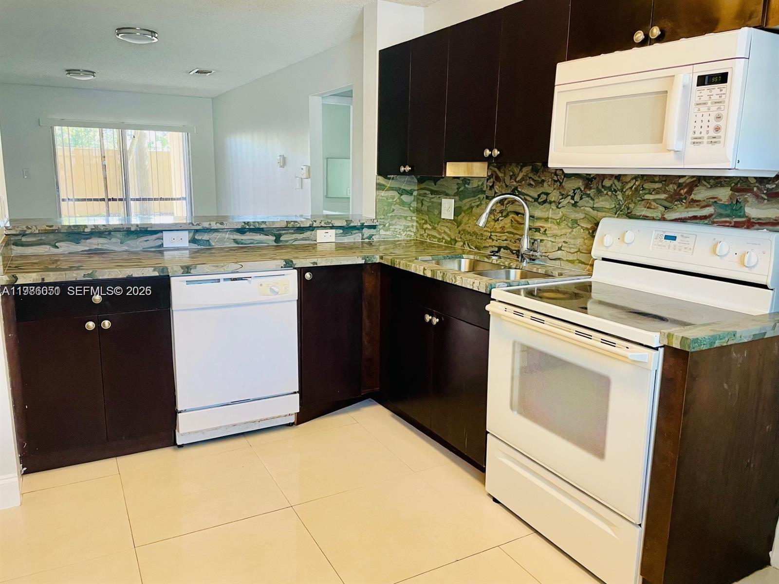 VERANO AT MIRAMAR CONDO - Residential Lease