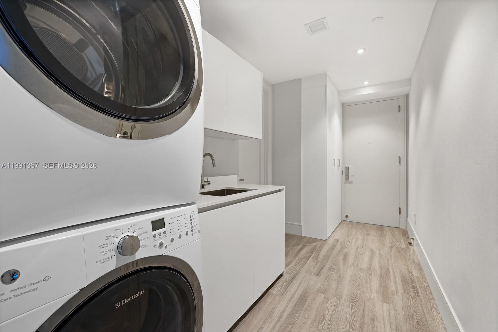 OCEANA BAL HARBOUR CONDO - Residential