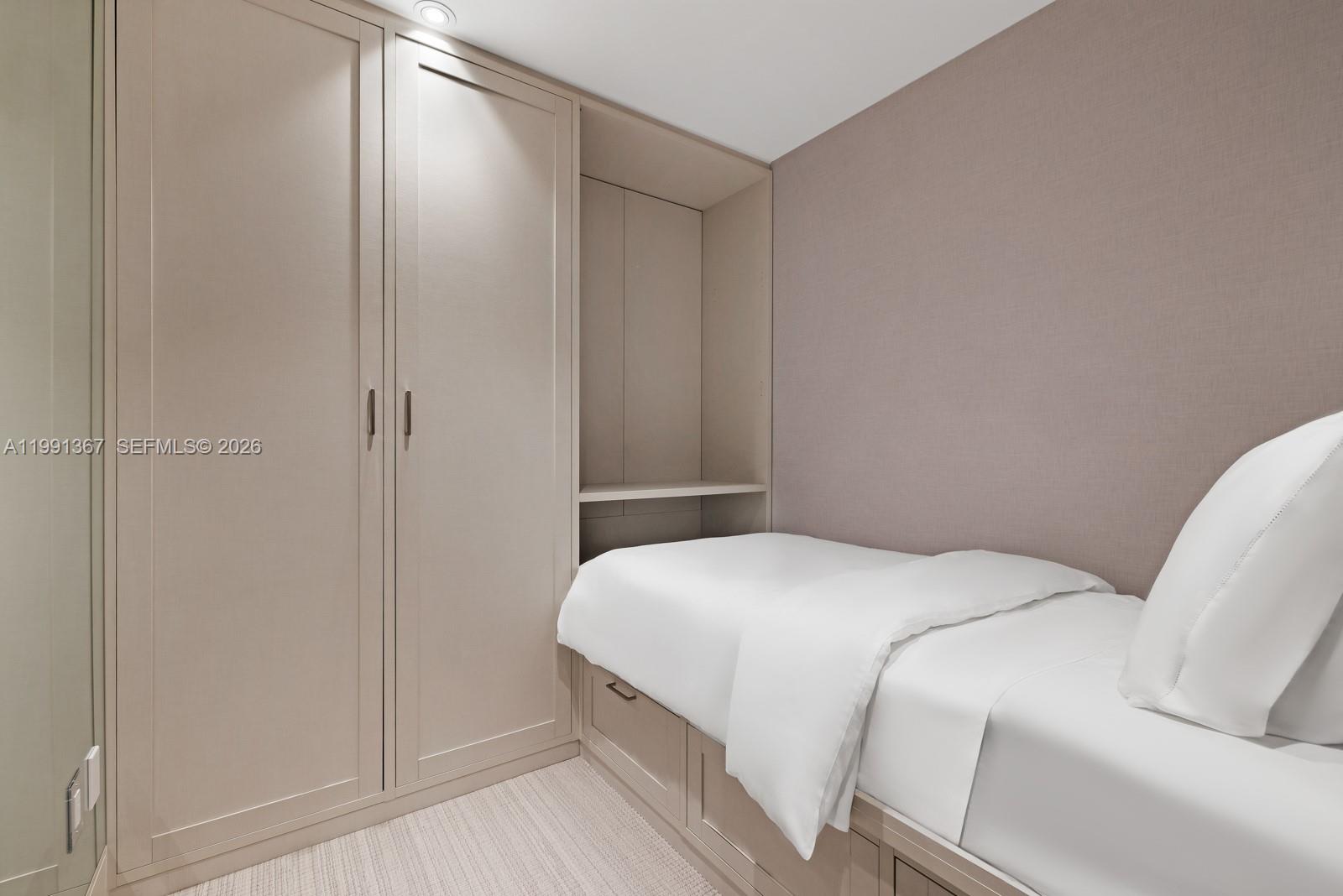 OCEANA BAL HARBOUR CONDO - Residential