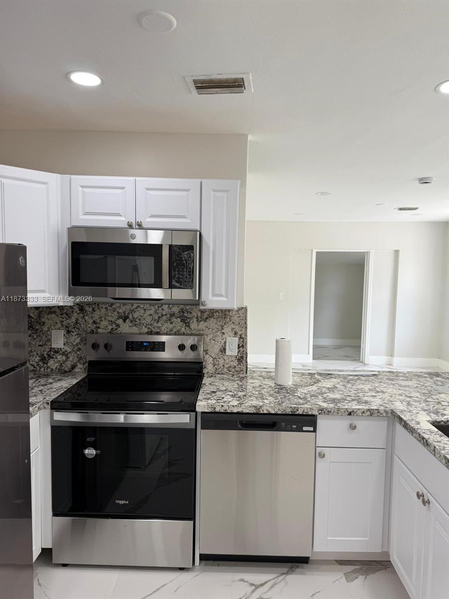 DILLARD PARK ESTATES 1ST - Residential