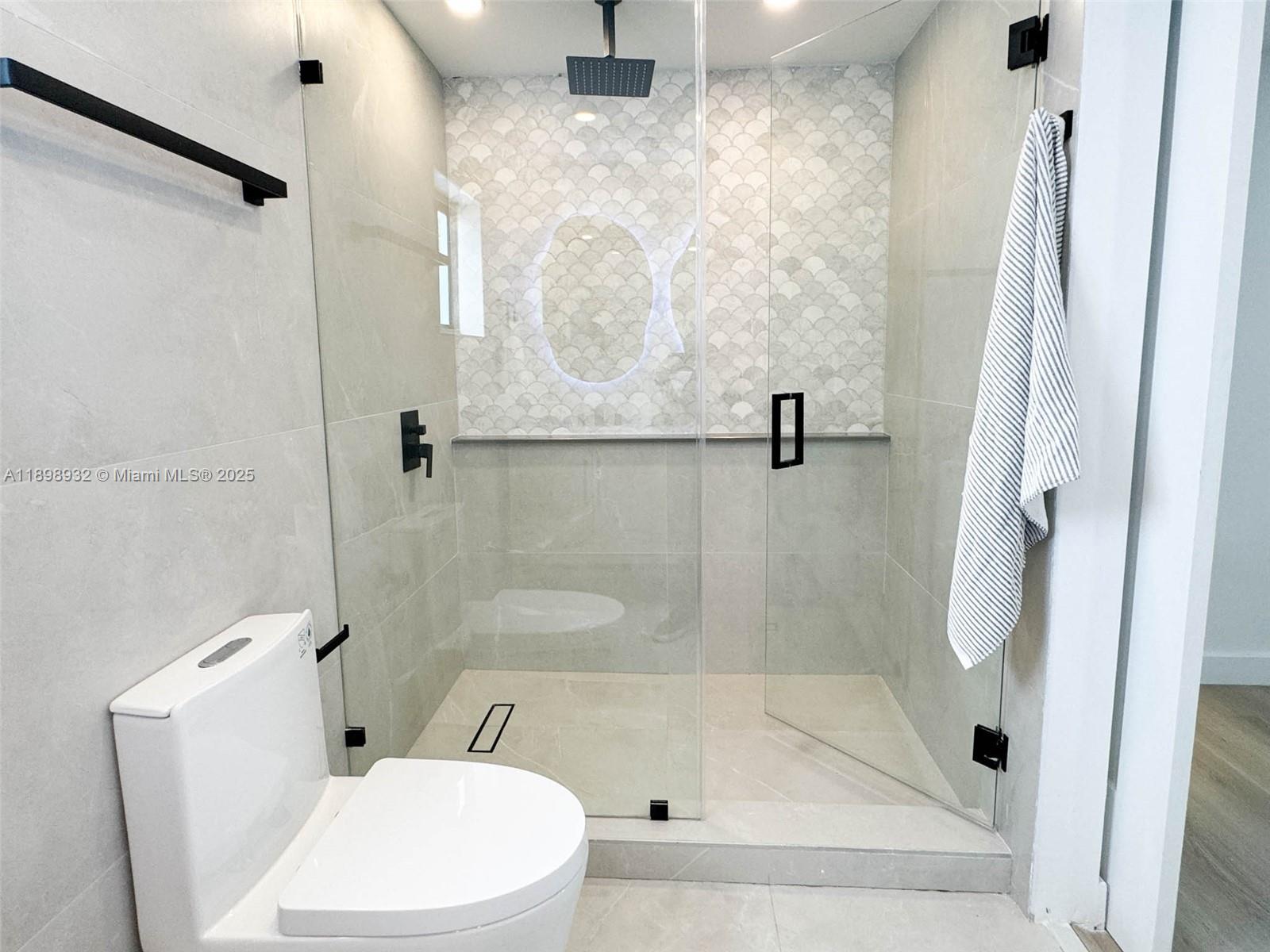 BISCAYNE HIGHLANDS - Residential