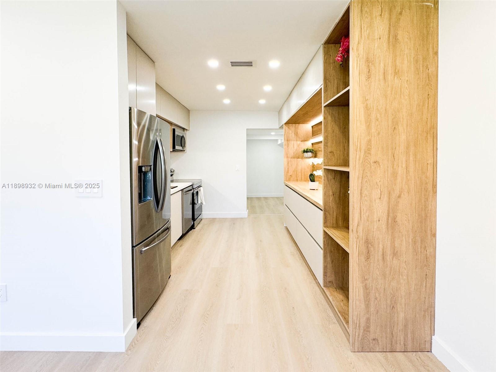 BISCAYNE HIGHLANDS - Residential
