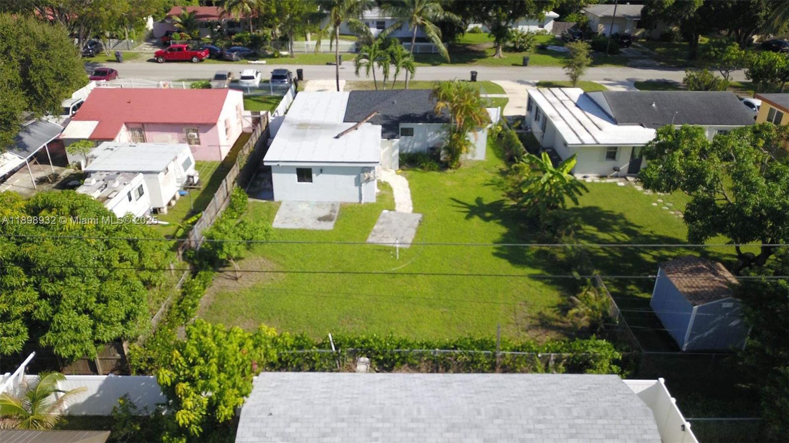 BISCAYNE HIGHLANDS - Residential