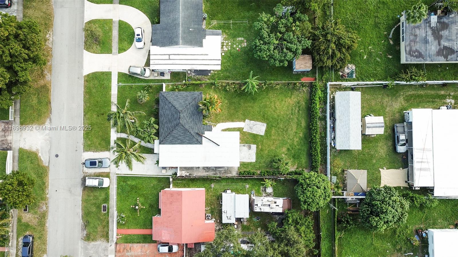 BISCAYNE HIGHLANDS - Residential