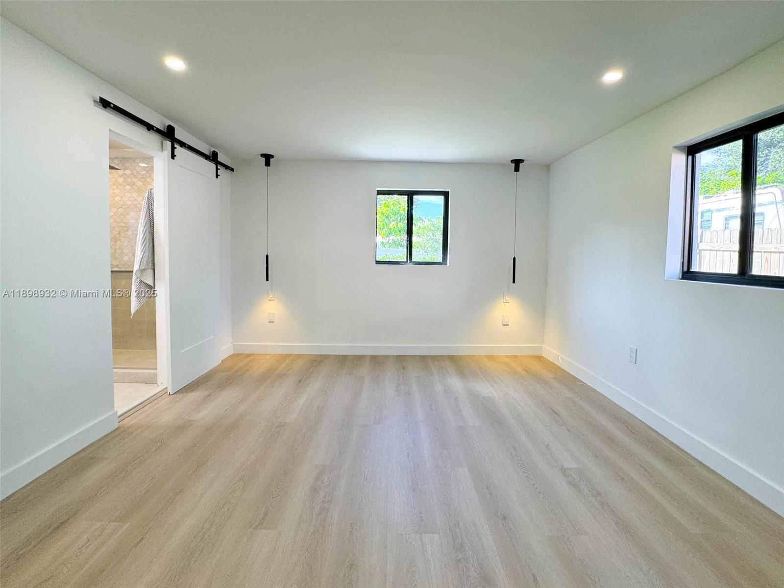 BISCAYNE HIGHLANDS - Residential