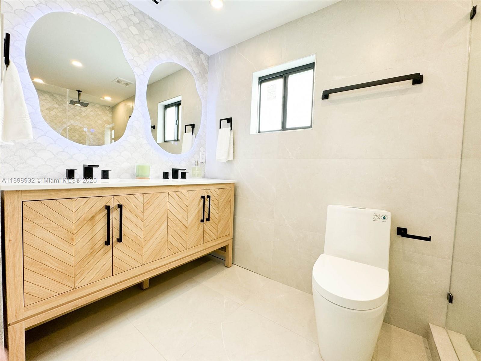 BISCAYNE HIGHLANDS - Residential