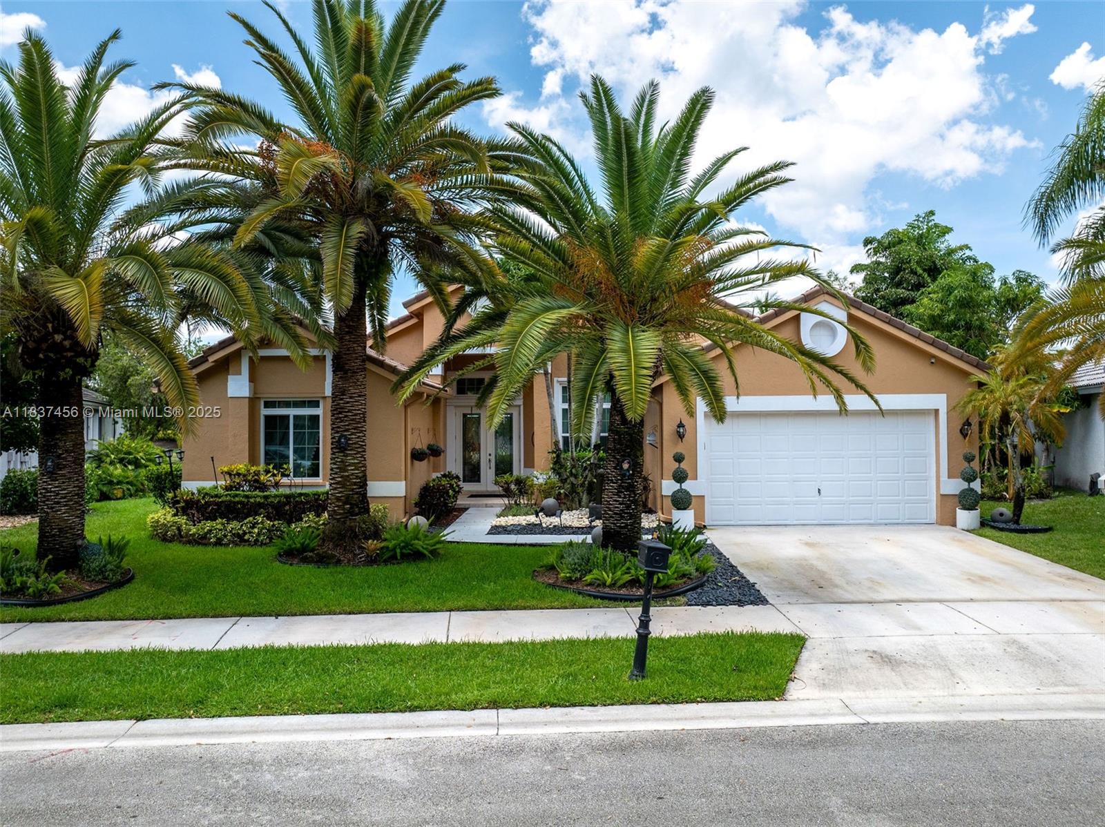 3043 Lakewood Dr