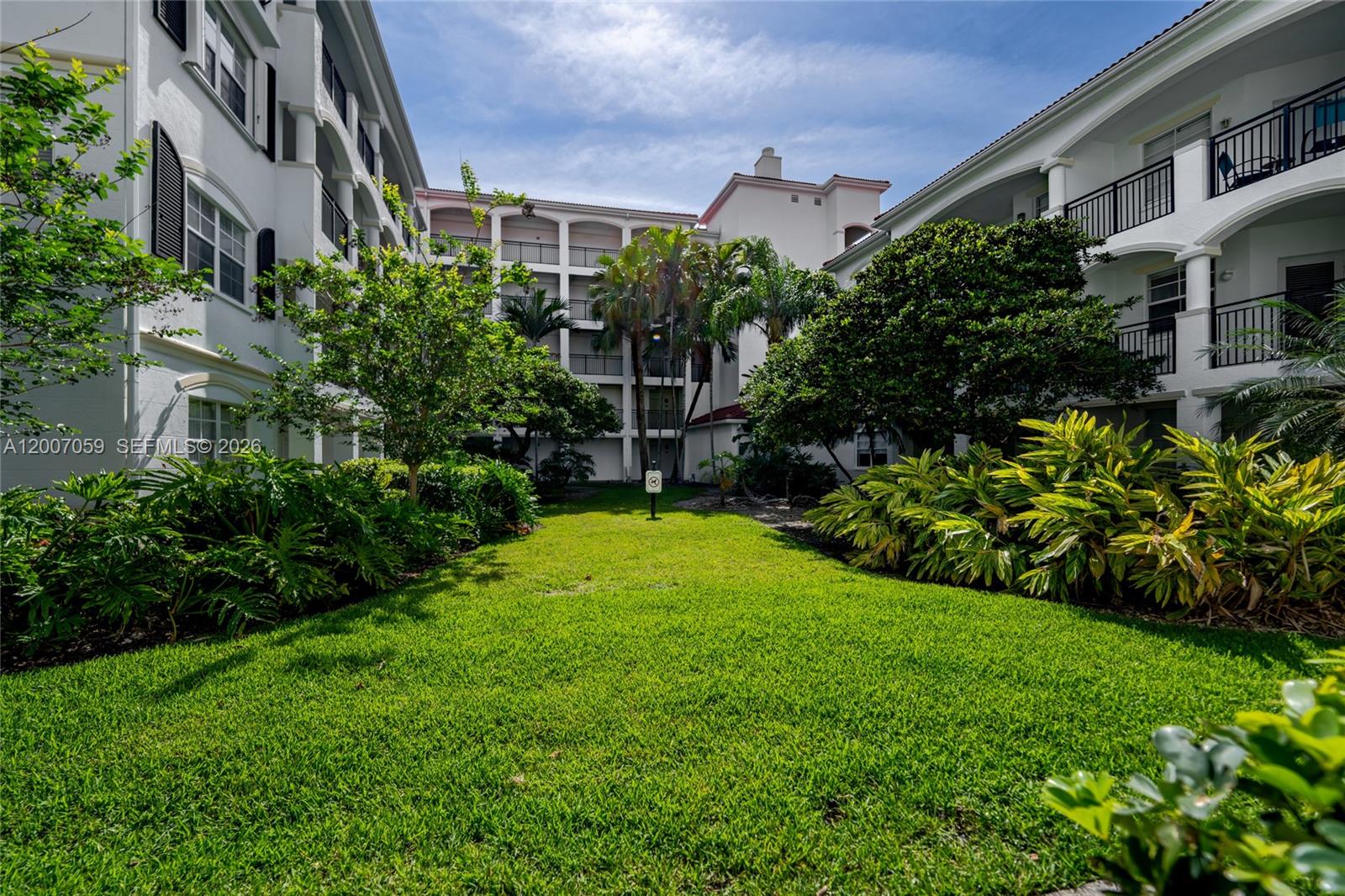 3245 NE 184th St 13109