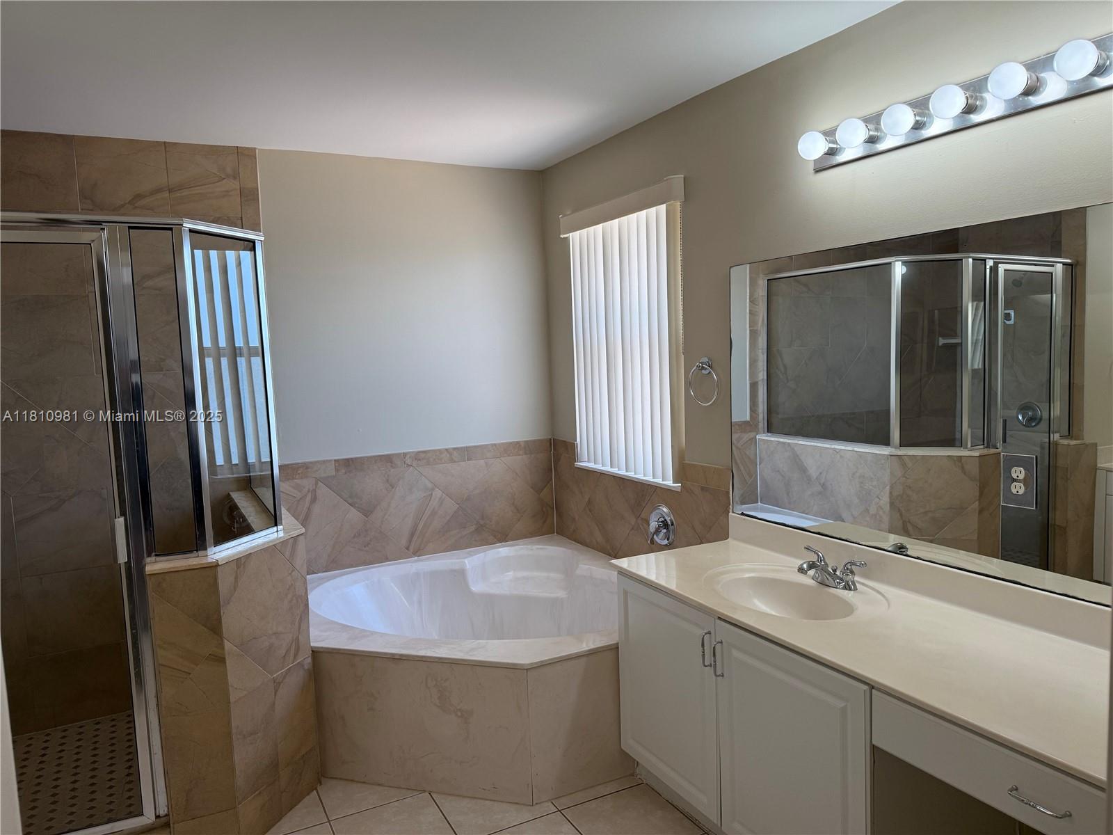 LIBERTY ISLES - Residential