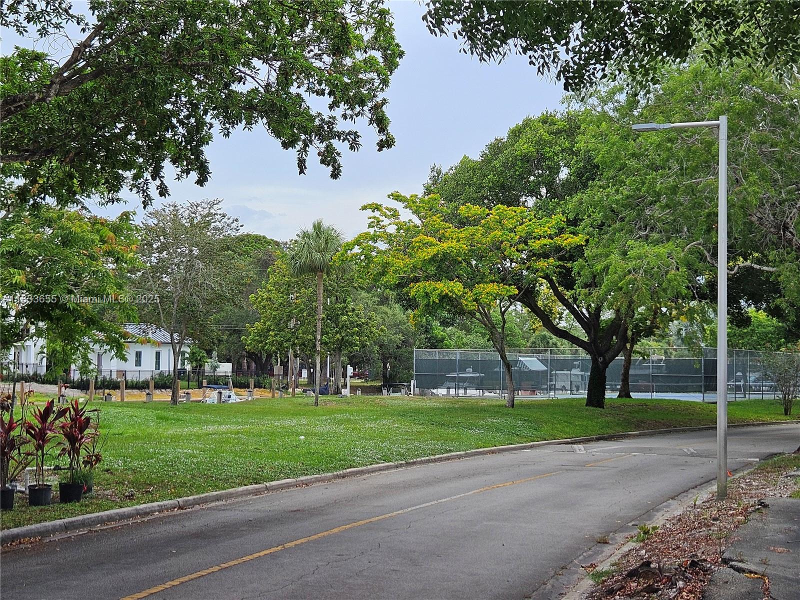RIVER REACH CONDOMINIUM I - Residential