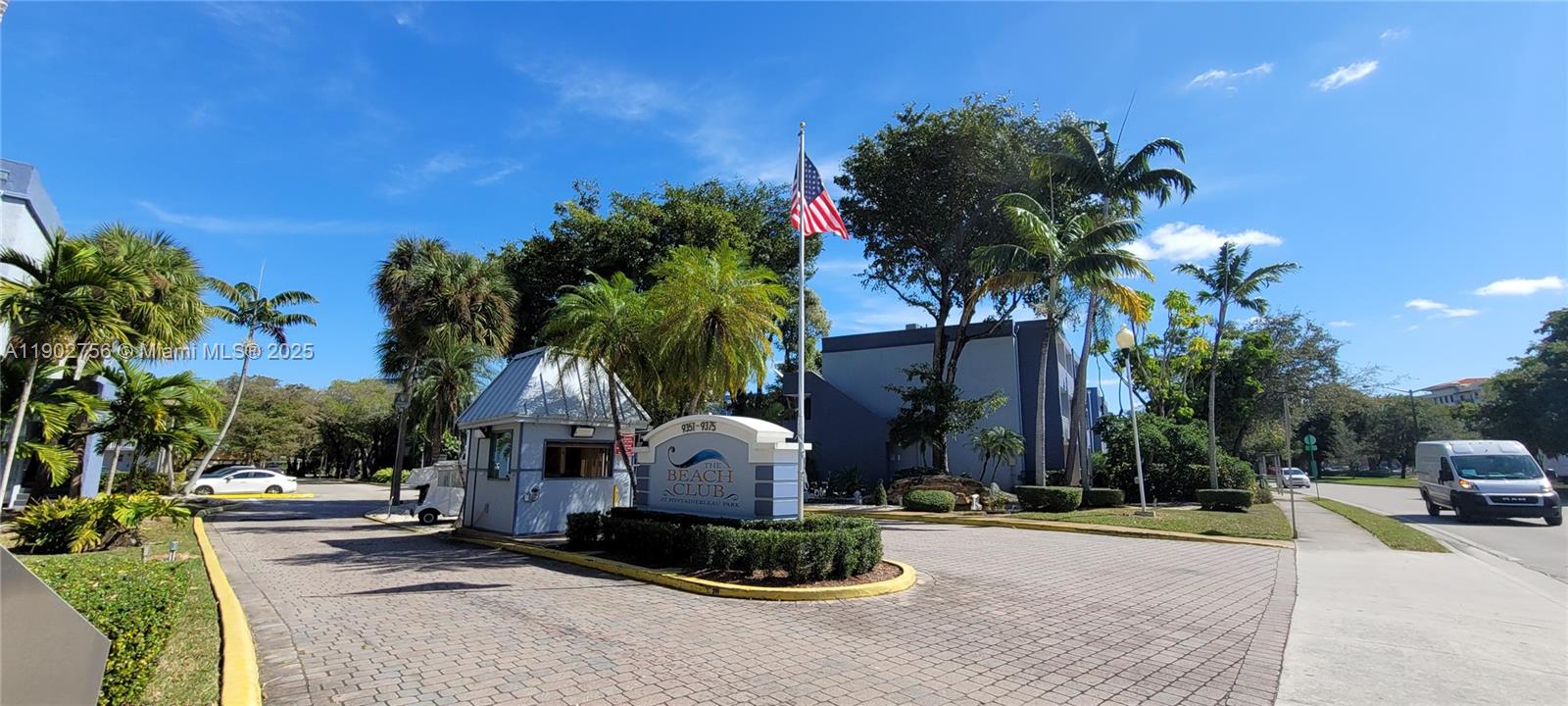 THE BEACH CLUB FONTAINEBL - Residential Lease