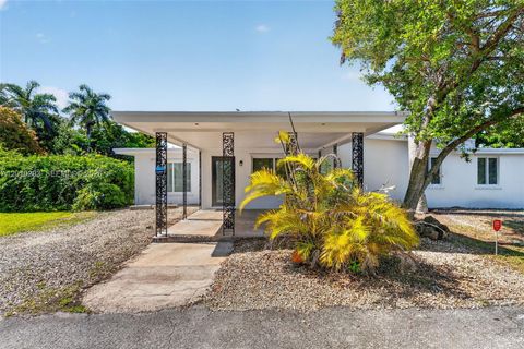 Tiny photo for 18300 SW 296th St, Homestead, FL 33030 (MLS # A12010293)