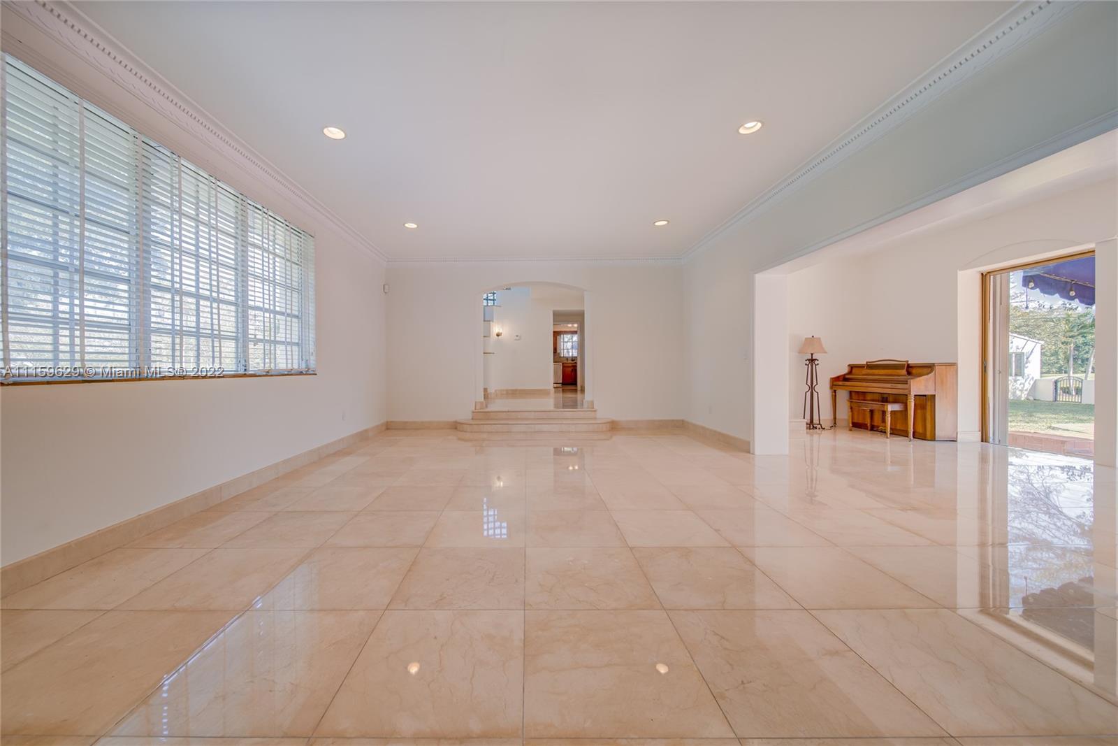 CORAL GABLE COUNTRY CLUB - Residential