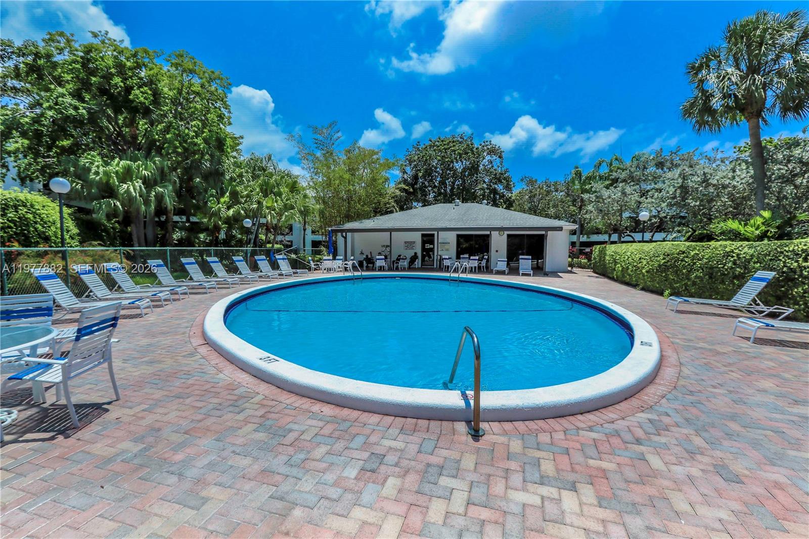 SHERIDAN BY THE BEACH CON - Residential