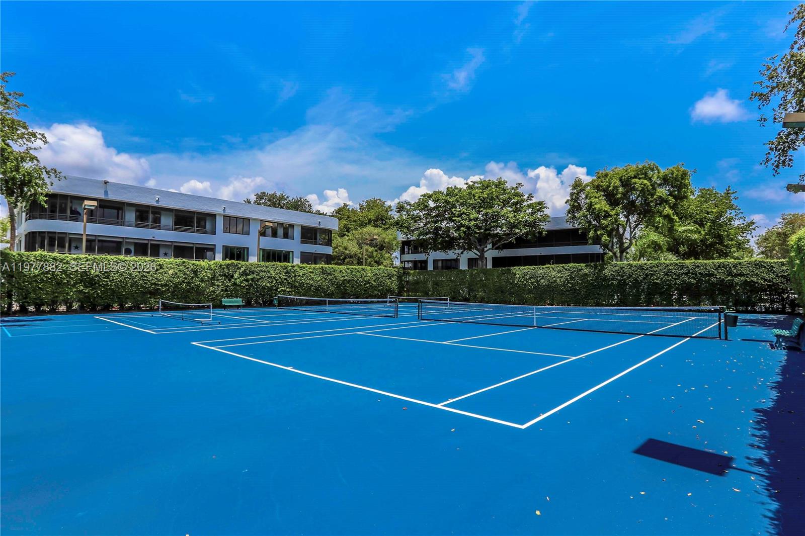 SHERIDAN BY THE BEACH CON - Residential