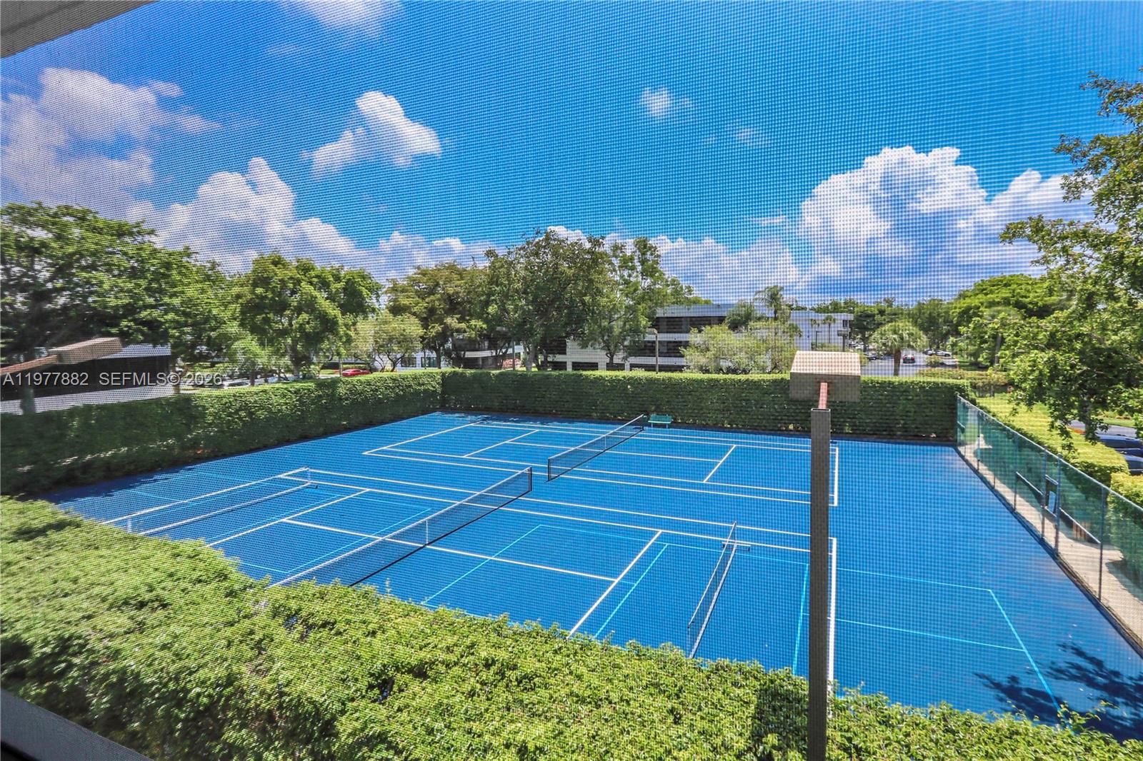 SHERIDAN BY THE BEACH CON - Residential