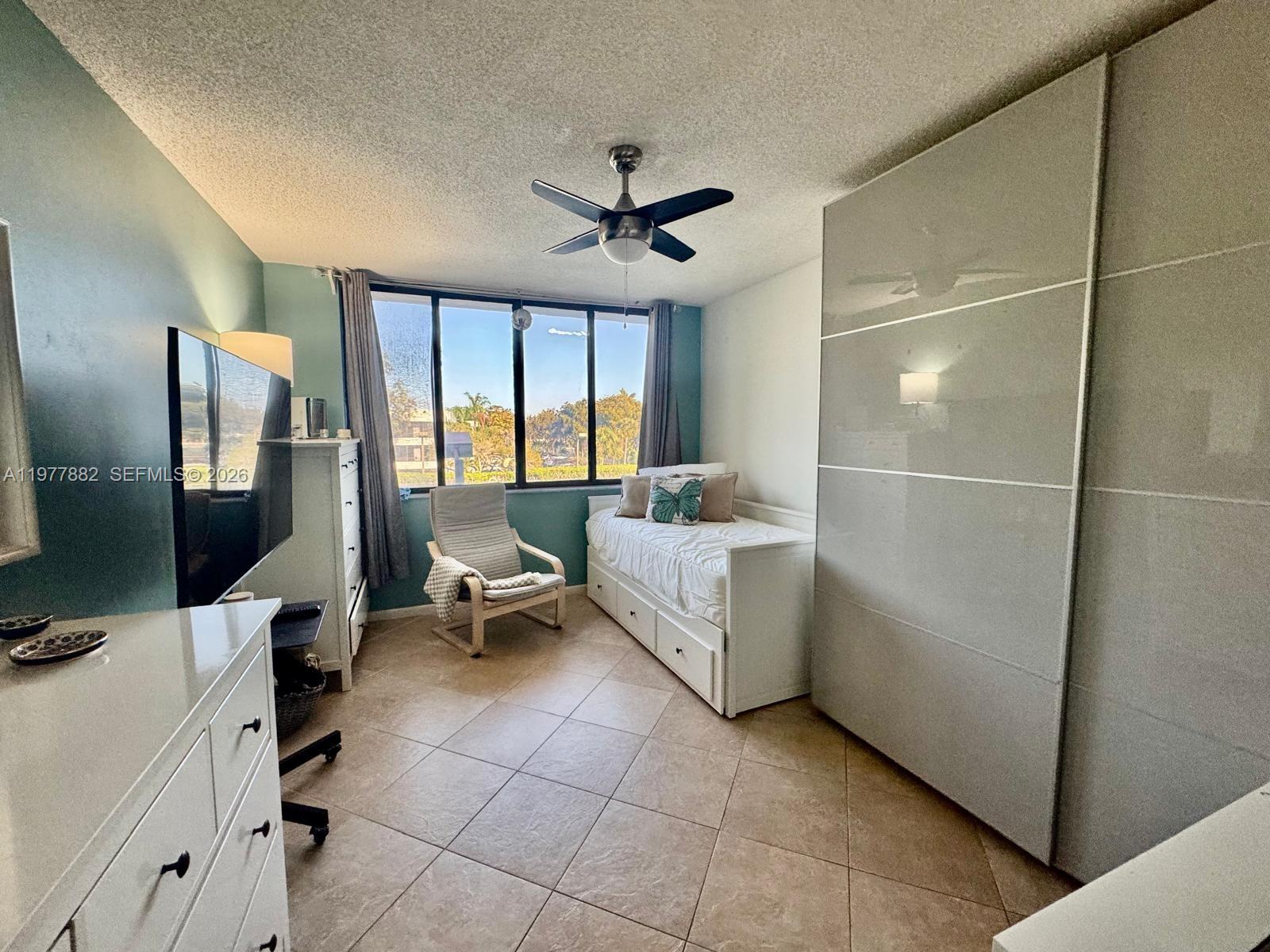 SHERIDAN BY THE BEACH CON - Residential