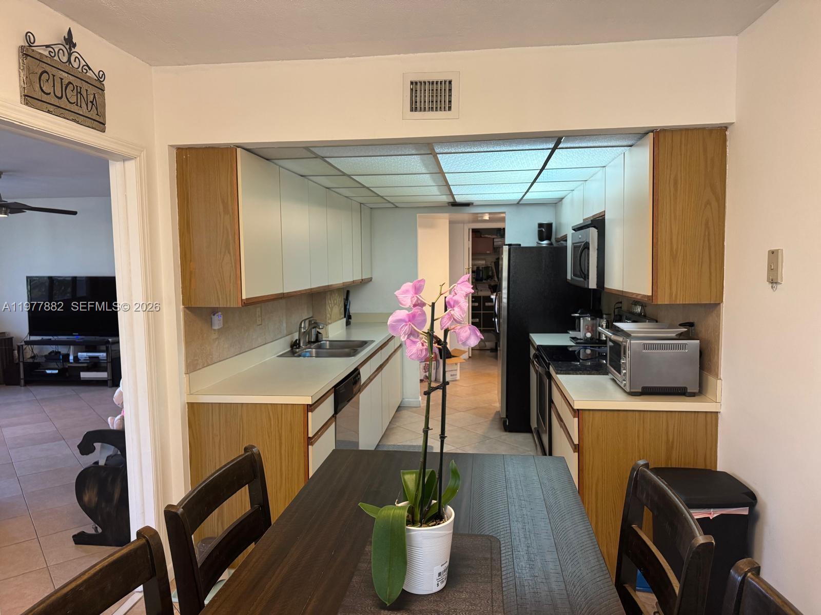 SHERIDAN BY THE BEACH CON - Residential