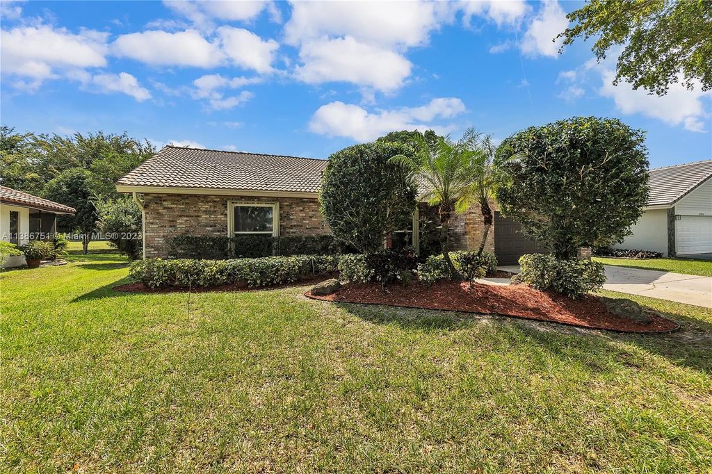 Photo of 3915 NW 69th Ter, Coral Springs, FL 33065 (MLS # A11386751)