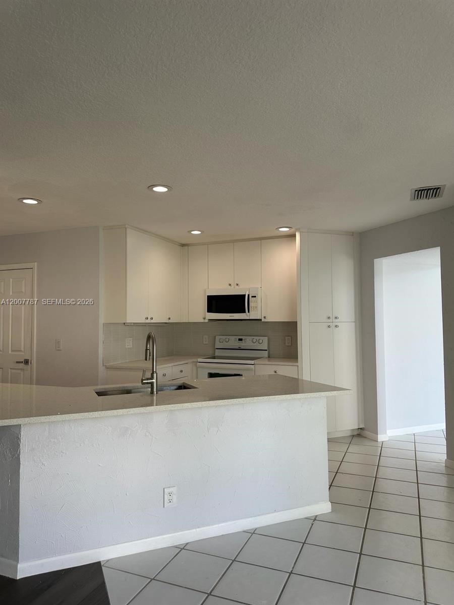BALBOA POINT BOCA GOLF & - Residential