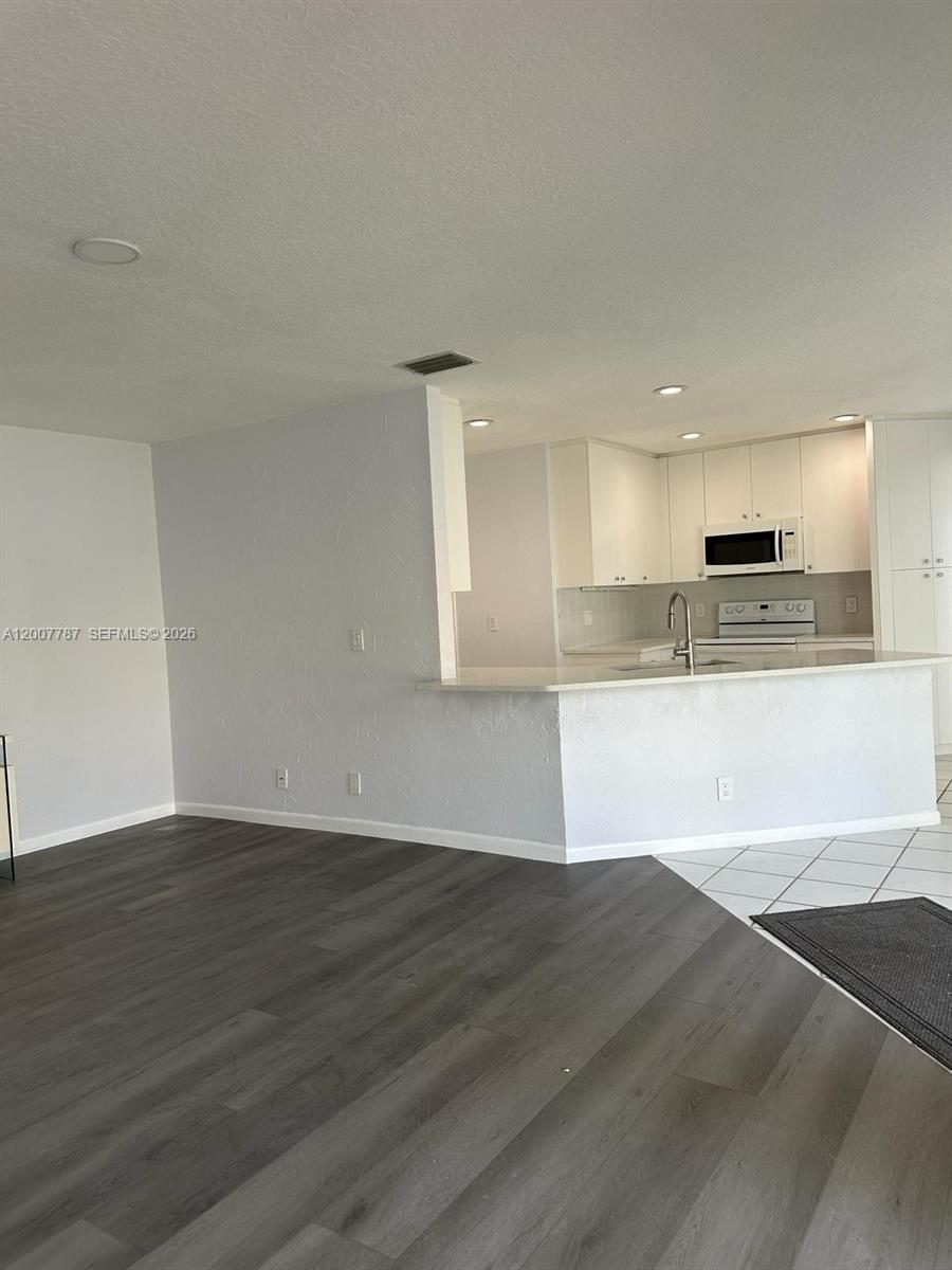BALBOA POINT BOCA GOLF & - Residential