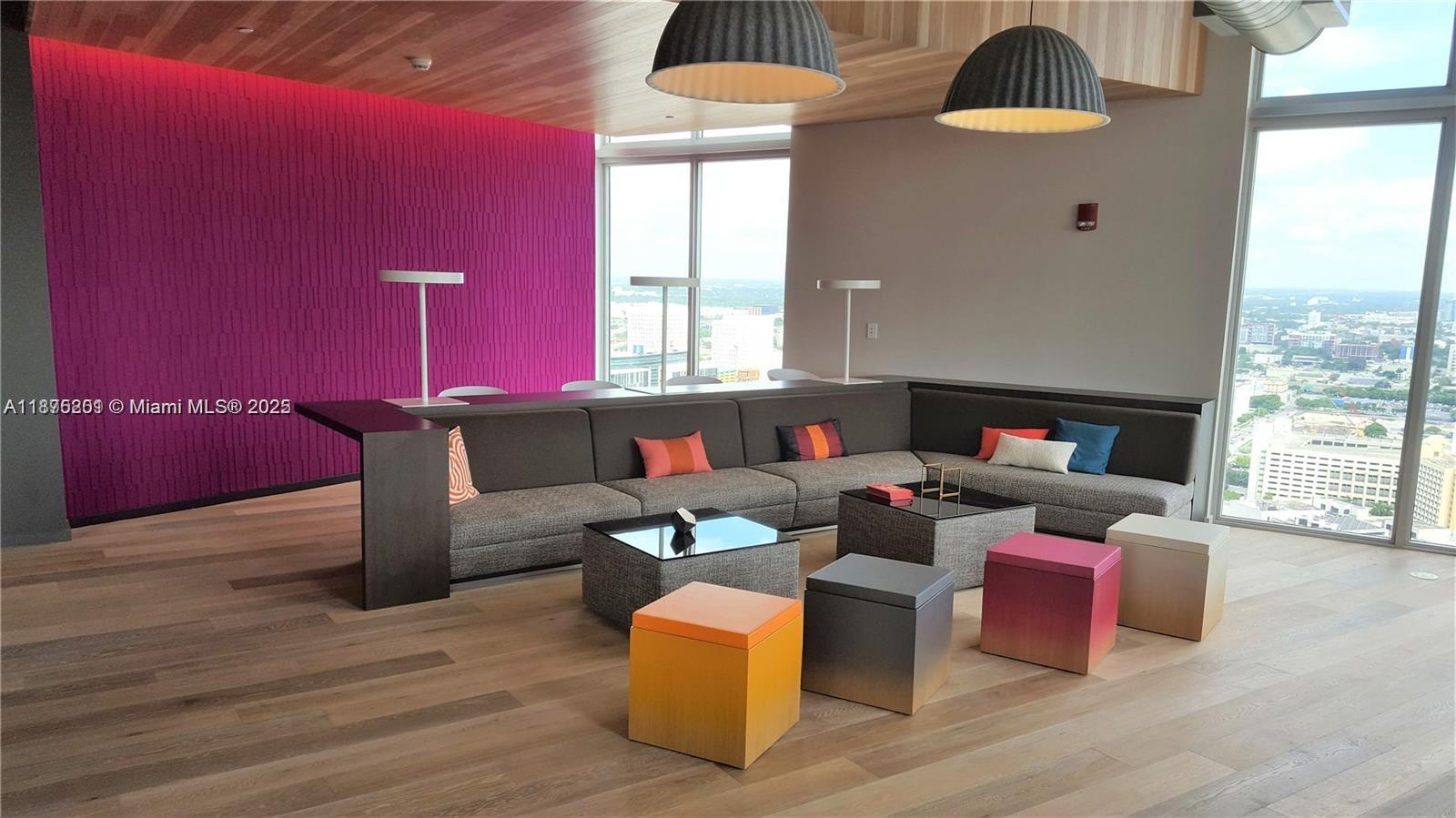 CENTRO CONDO - Residential