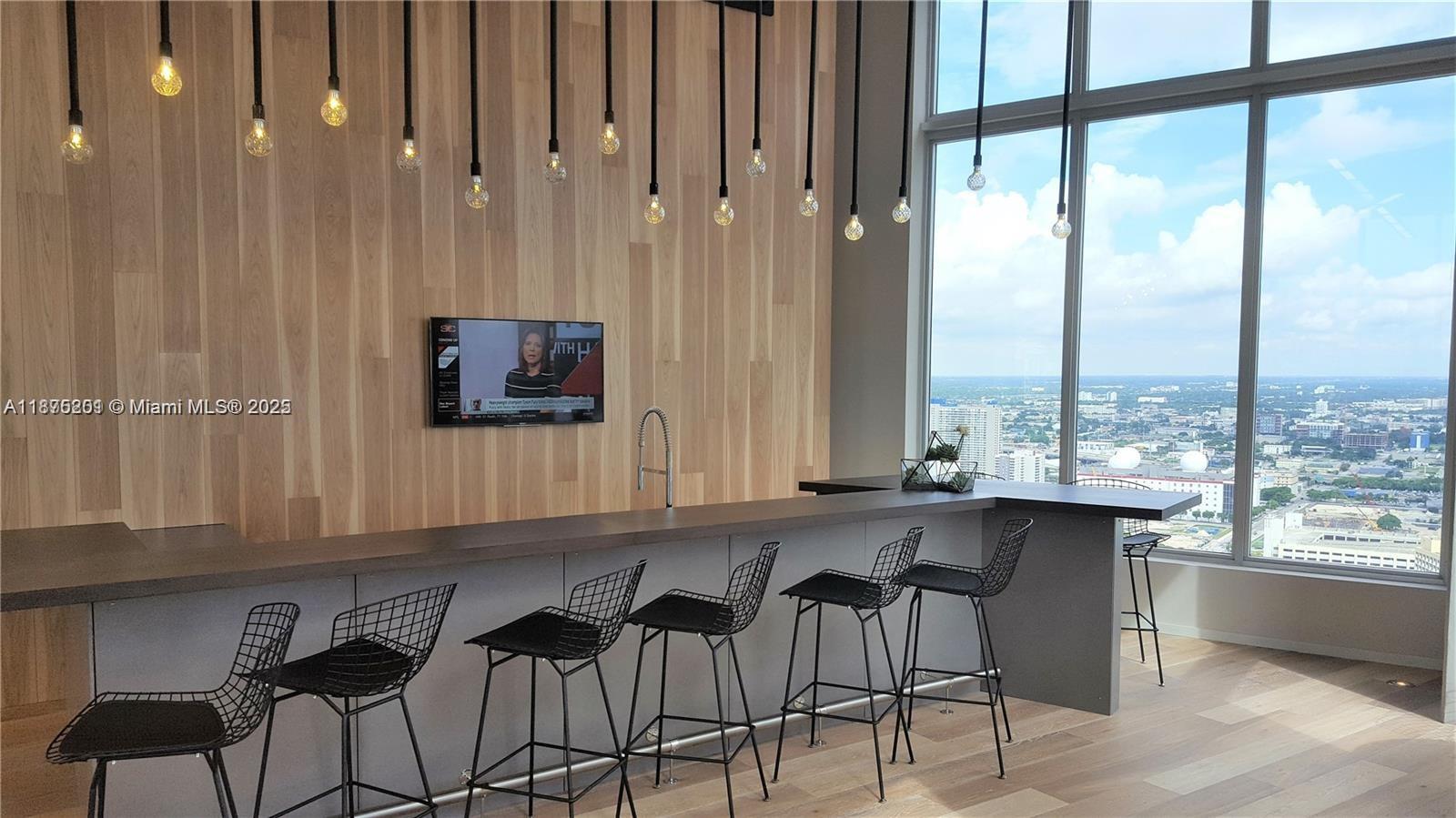 CENTRO CONDO - Residential