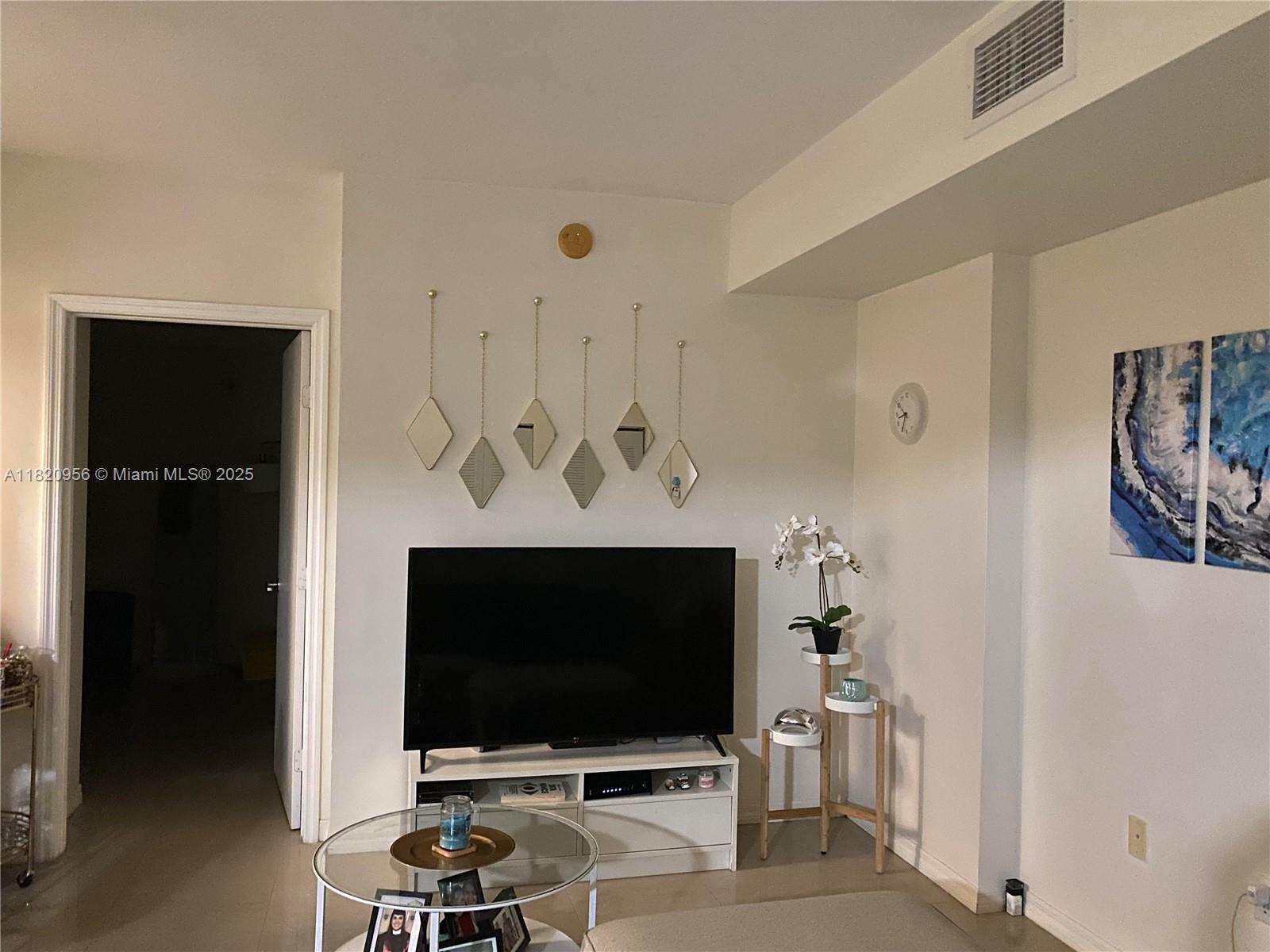 1 Glen Royal Pkwy 1503, Miami, Broward County, Florida - 1 Bedrooms  
2 Bathrooms - 