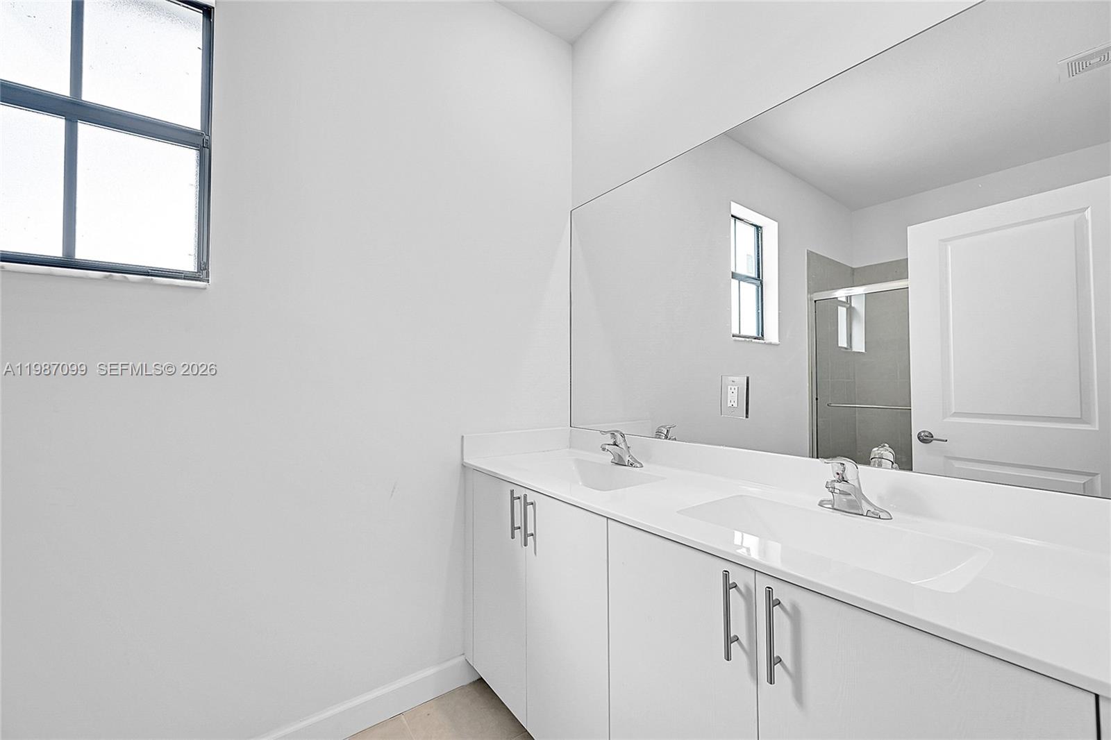 VISTA LAGO - Residential