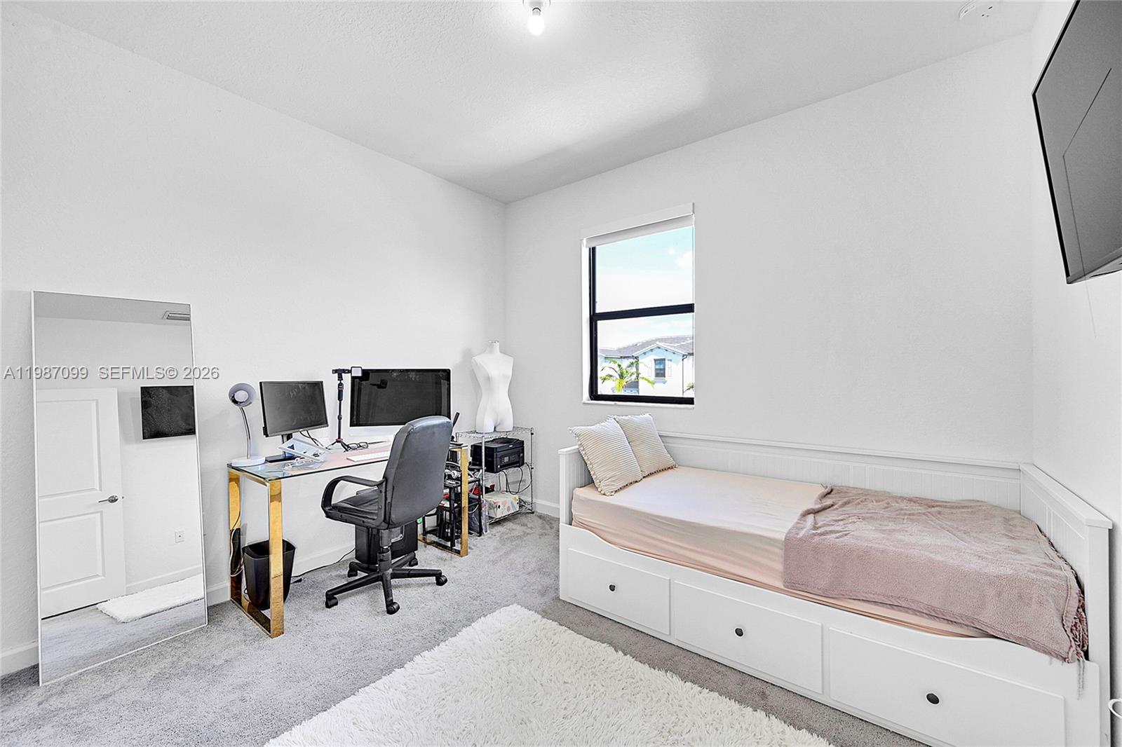 VISTA LAGO - Residential