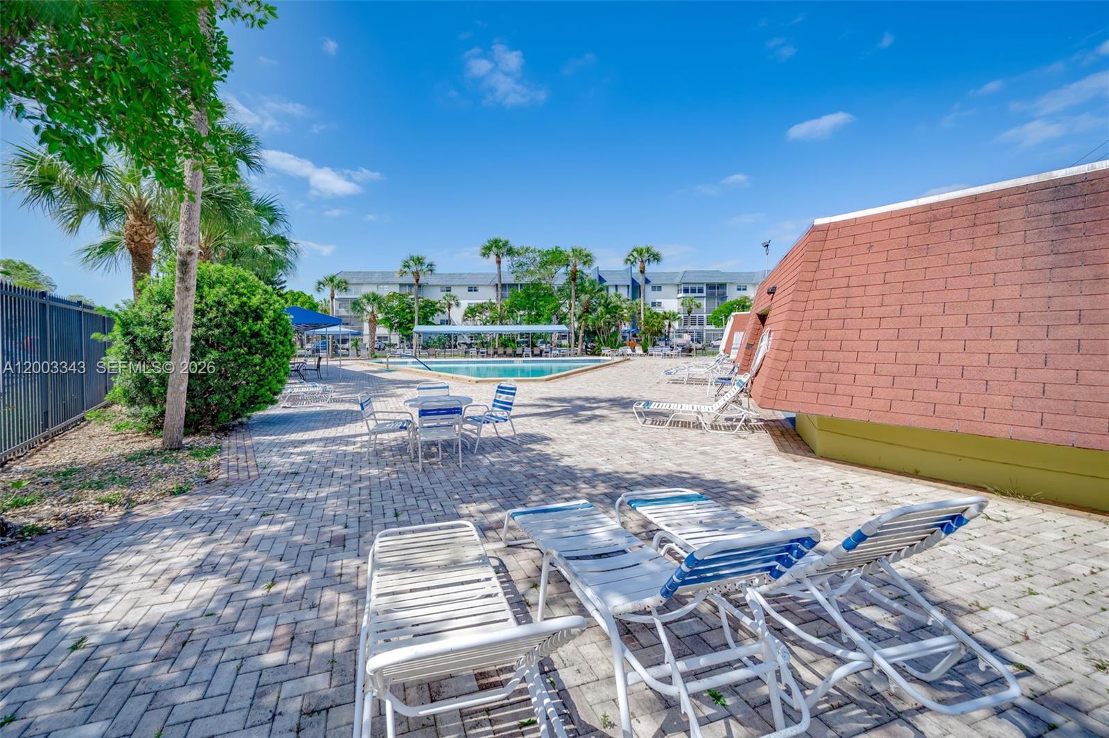 CASTLE APARTMENTS 15 COND - Residential