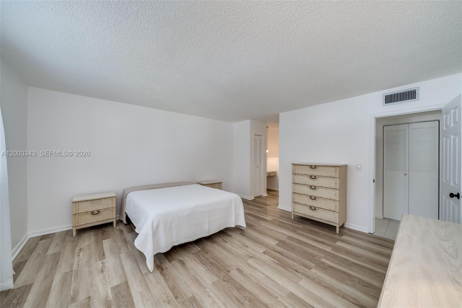 CASTLE APARTMENTS 15 COND - Residential