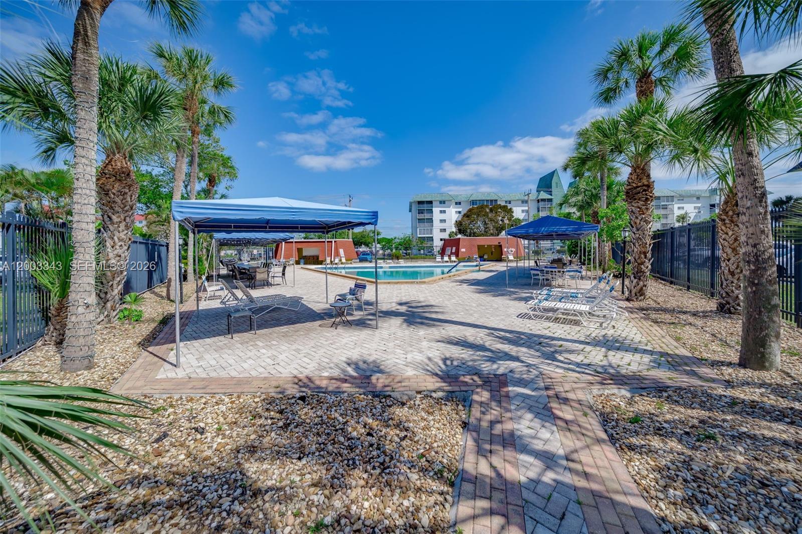 CASTLE APARTMENTS 15 COND - Residential