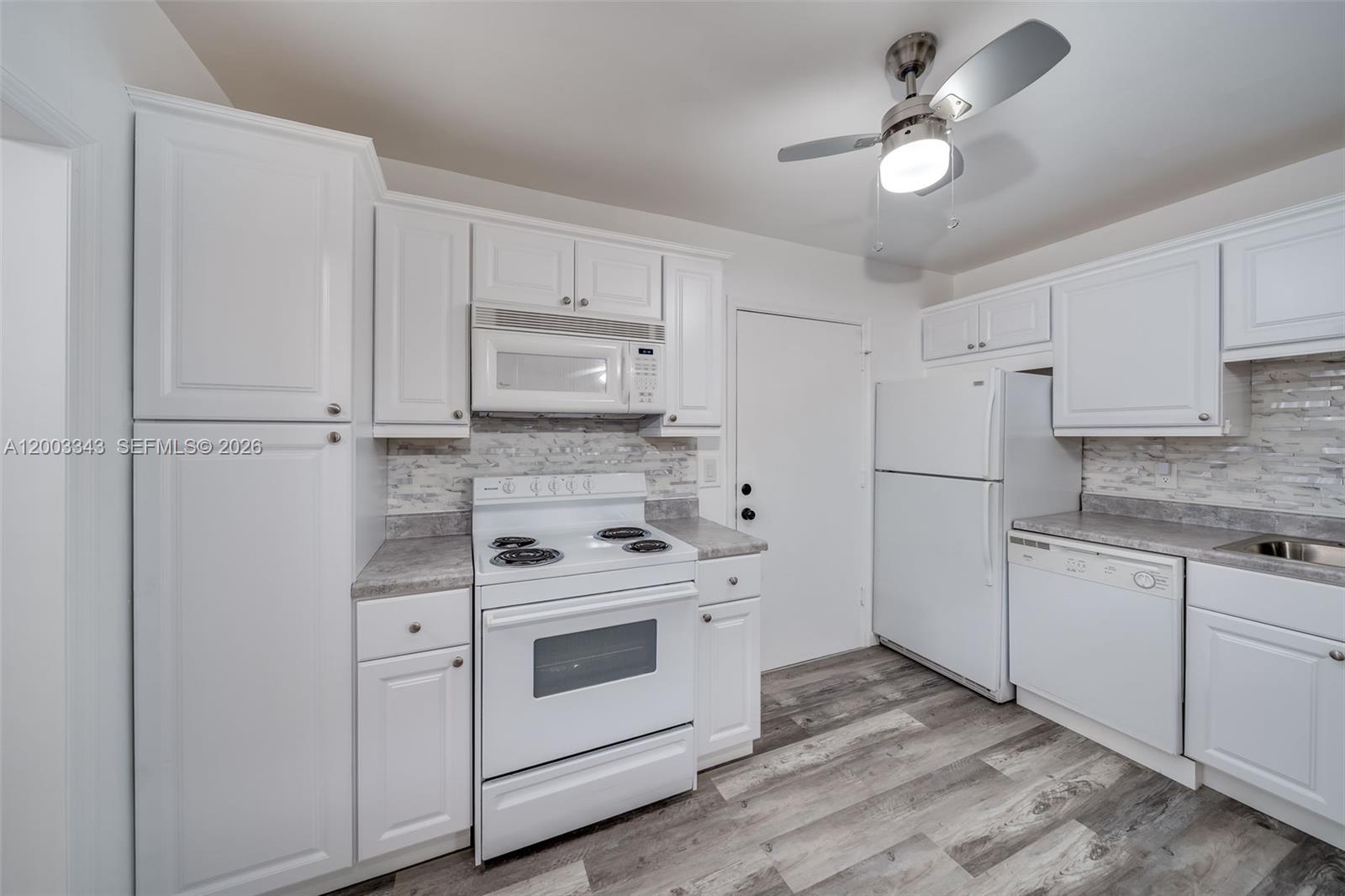 CASTLE APARTMENTS 15 COND - Residential