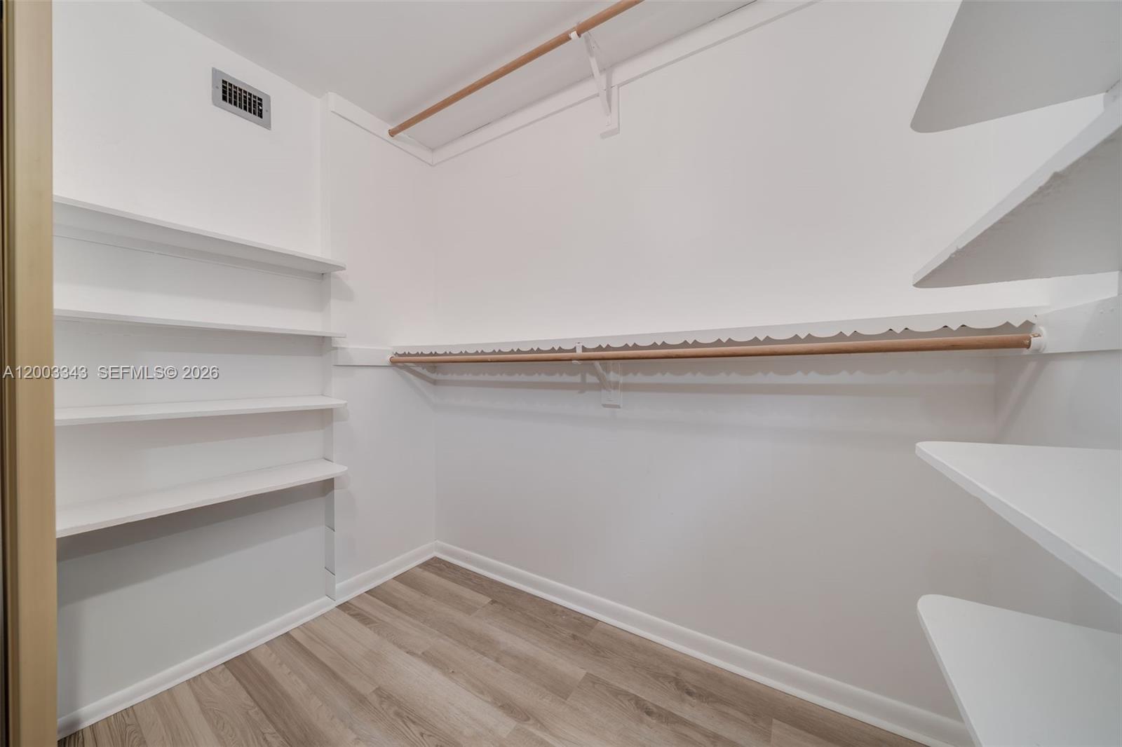 CASTLE APARTMENTS 15 COND - Residential