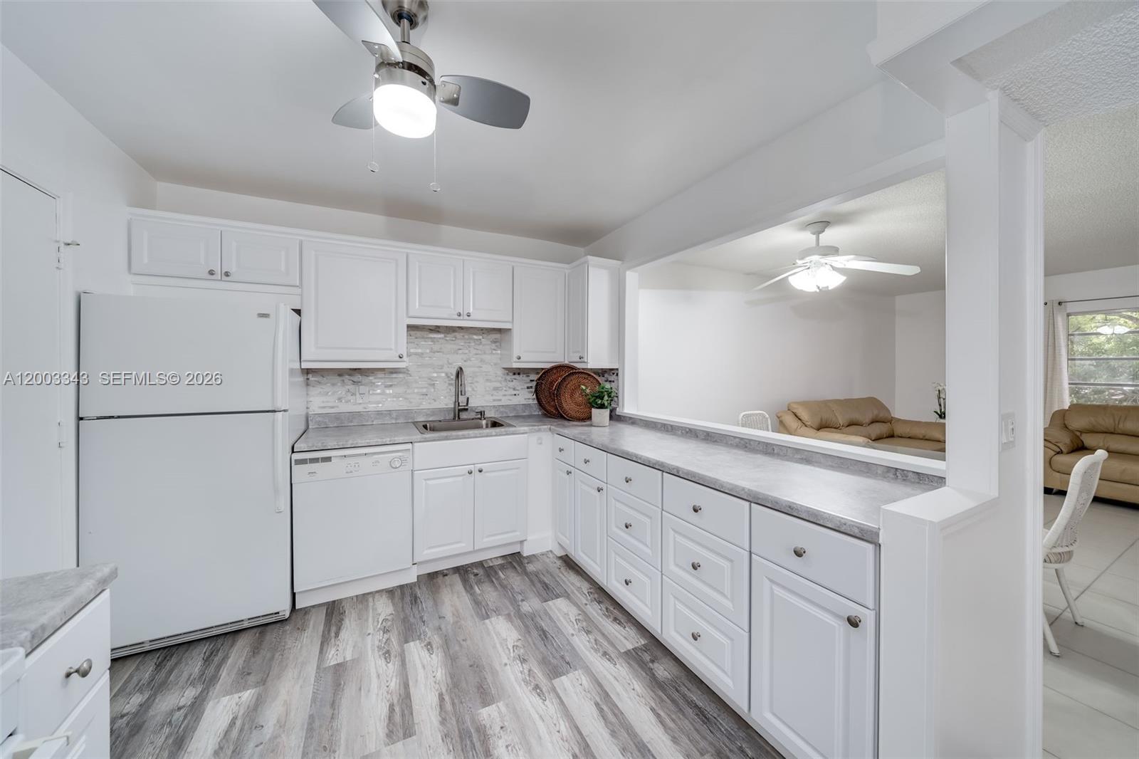 CASTLE APARTMENTS 15 COND - Residential