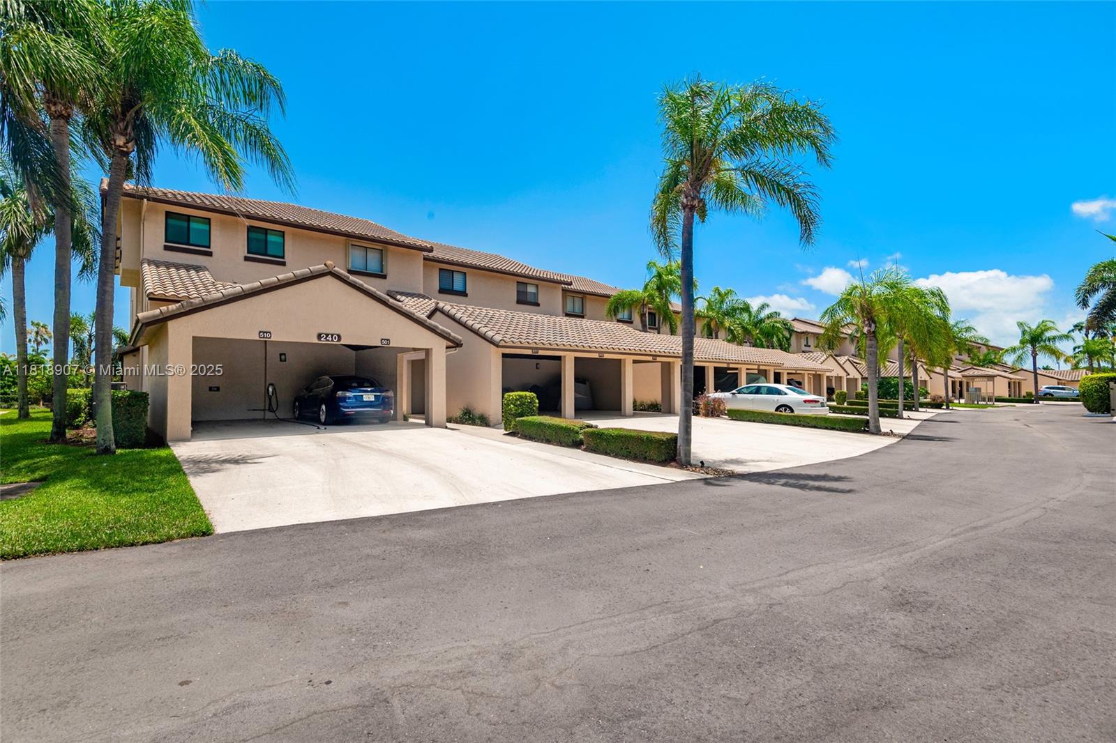 CAPTAINS WALK CONDO - Residential