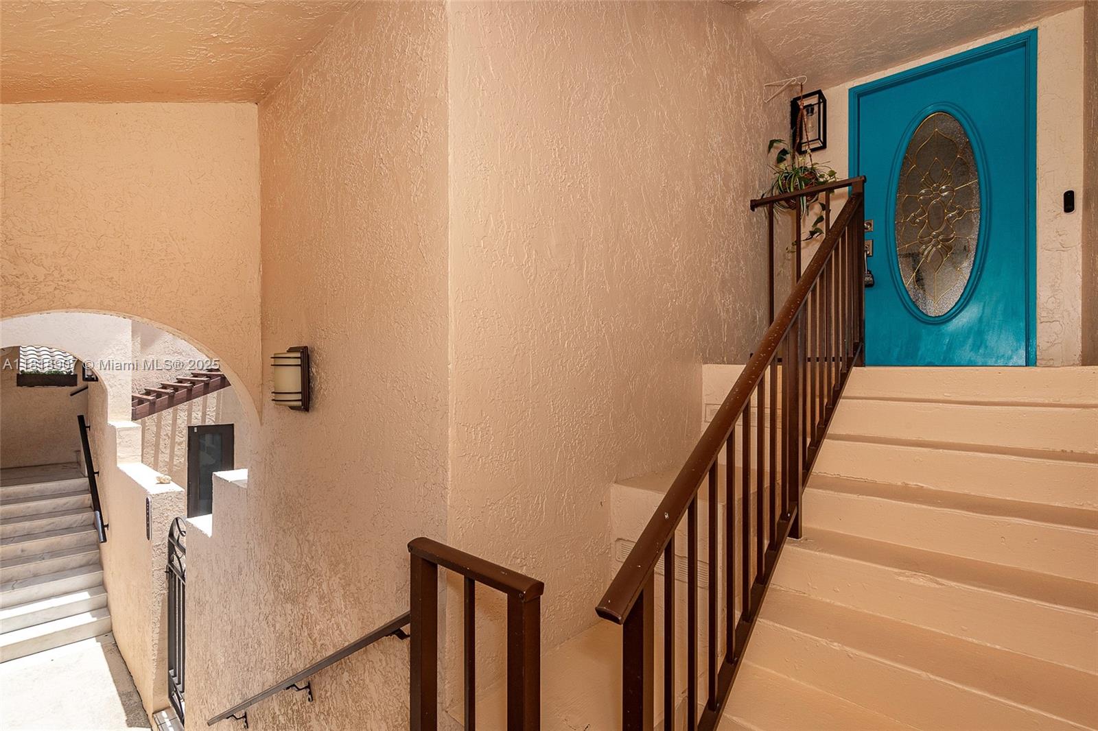 CAPTAINS WALK CONDO - Residential