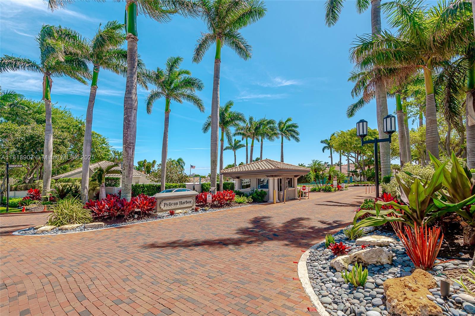CAPTAINS WALK CONDO - Residential