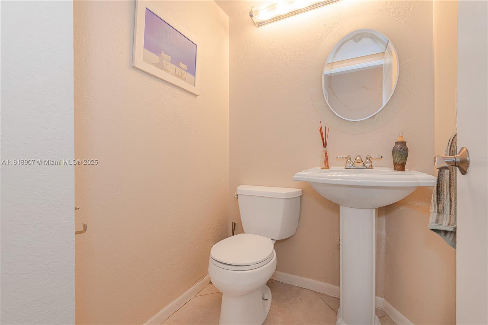 CAPTAINS WALK CONDO - Residential