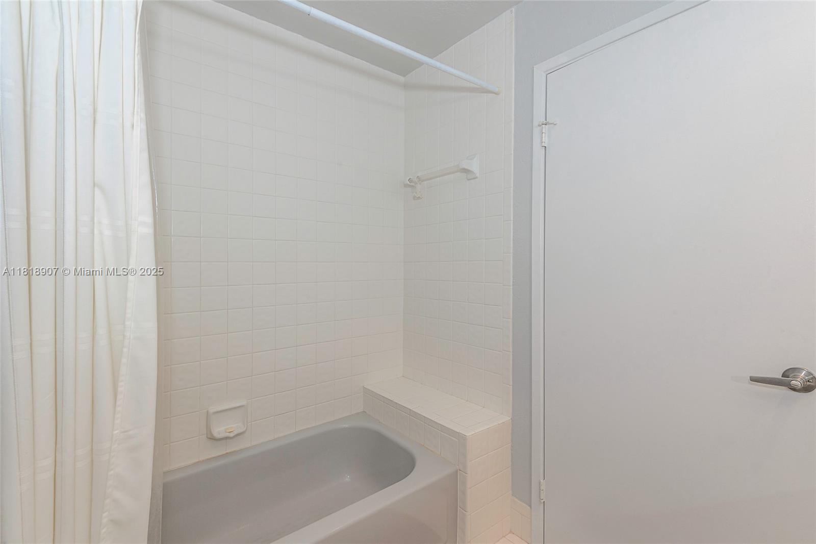 CAPTAINS WALK CONDO - Residential
