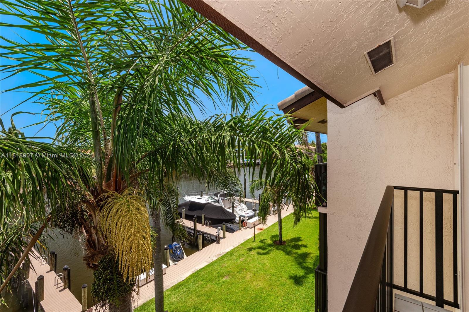 CAPTAINS WALK CONDO - Residential