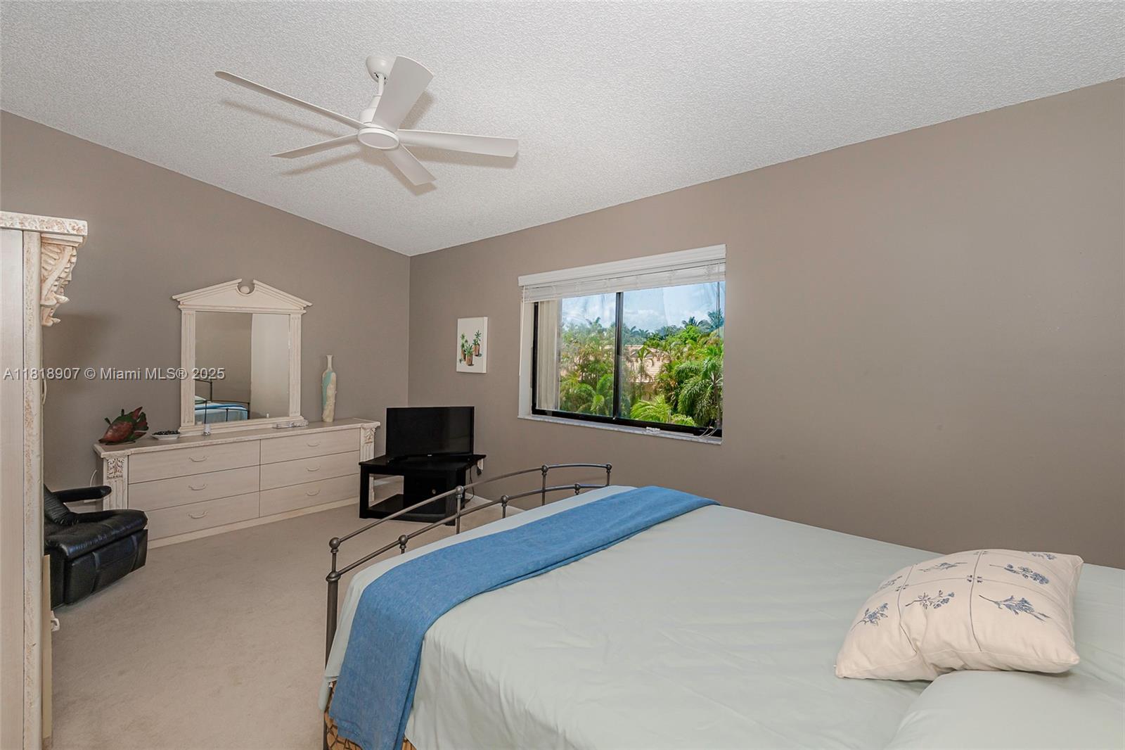 CAPTAINS WALK CONDO - Residential