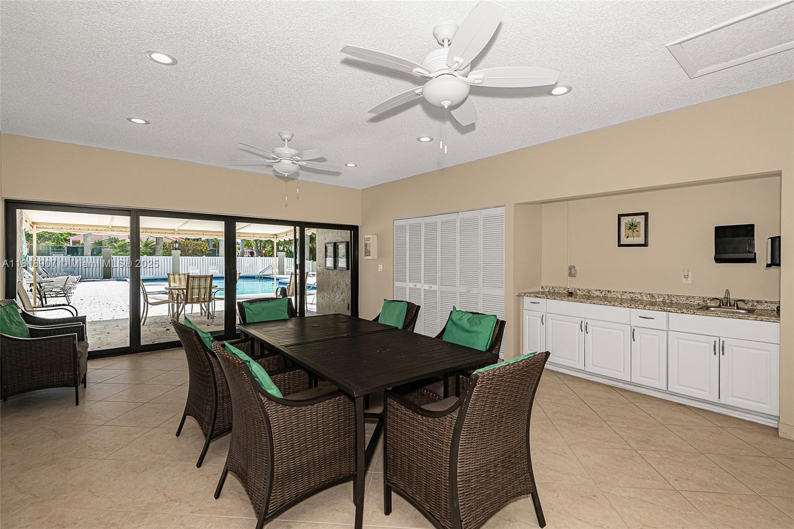 CAPTAINS WALK CONDO - Residential