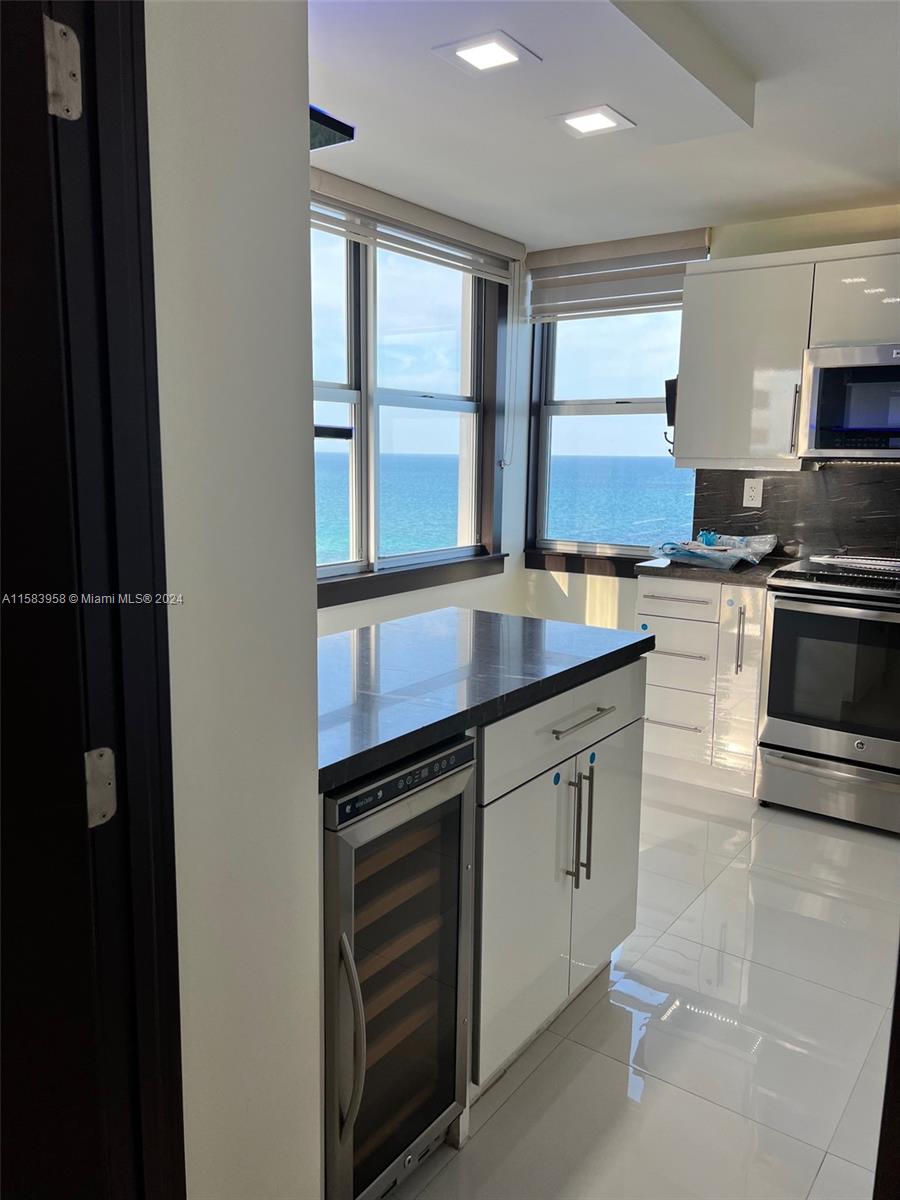 MAISON GRANDE CONDO - Residential